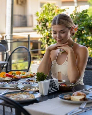 A refined start to the day with our rich breakfast…
At our boutique hotel, taste and elegance come together at the table.
